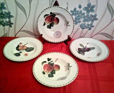 Queen's Fine China Nutten Schalen mit Obstrand - 4er Set