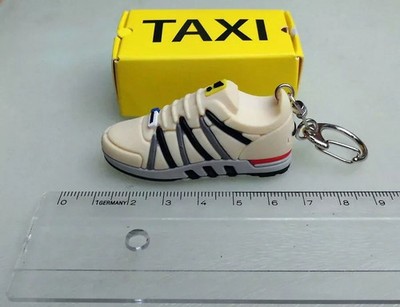 ADIDAS Overkill Sneaker Schlüsselanhänger Keyring Unisex Sneaker Turnschuh EQT