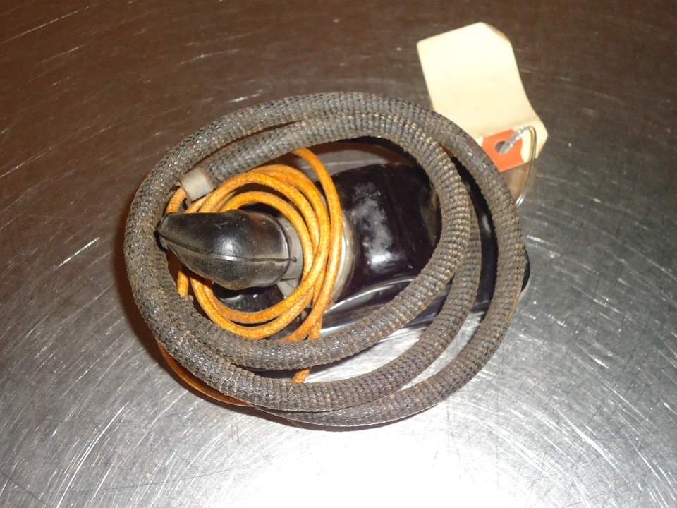 Nuevo conjunto de lámpara de luz de estacionamiento GM Oldsmobile Olds 1946 1947 1948 guía F-35 NOS Foto 2 de 2