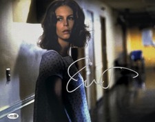 Jamie Lee Curtis HALLOWEEN Signed Autograph 11x14 Photo Laurie Strode JSA COA