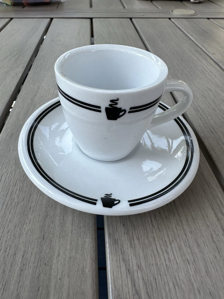Juego de 4 tazas y platillos de café espresso blanco y negro Ruta Sesenta y seis estilo café Foto 4 de 4