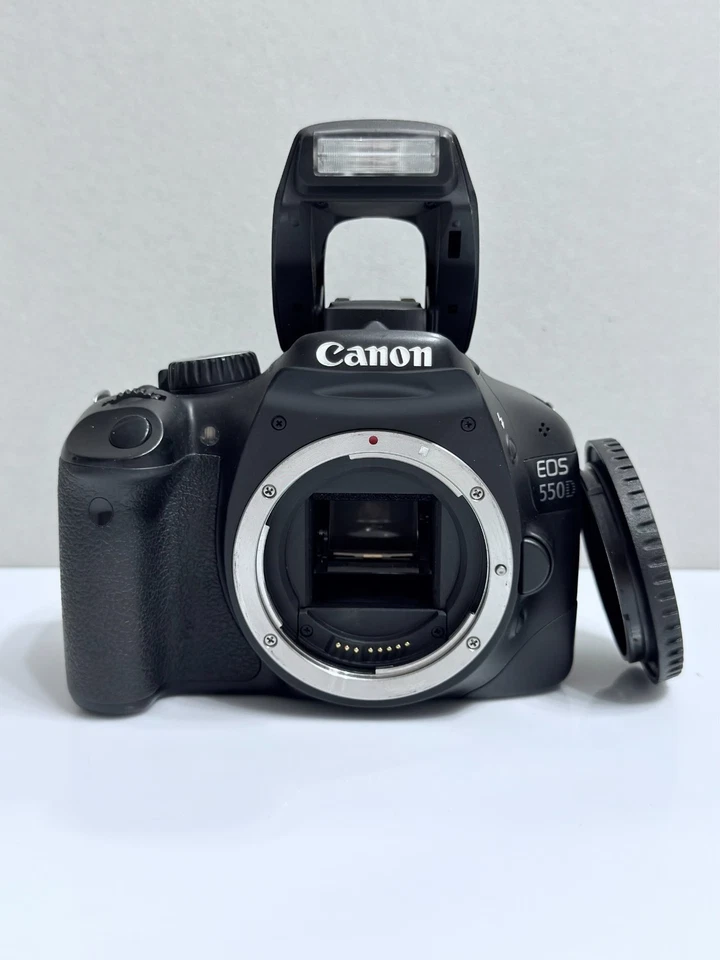 Digitalkamera Canon EOS 550D / 18 MP / FULL HD - nur 22228 Auslösungen - Bild 2 von 4
