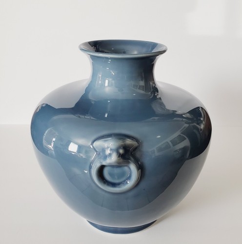VINTAGE REED & BARTON CHINESE STYLE BLUE POTTERY VASE - Picture 10 of 10