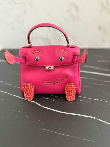 BNIB Hermès Kelly Dolle "Quelle Idole" – Rose Mexico Touch Rouge De Coeur 2025 - Picture 16 of 24