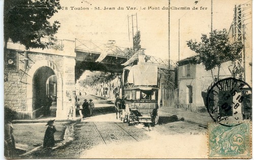 Toulon Porte et rue del'Arsenal France à Toulon