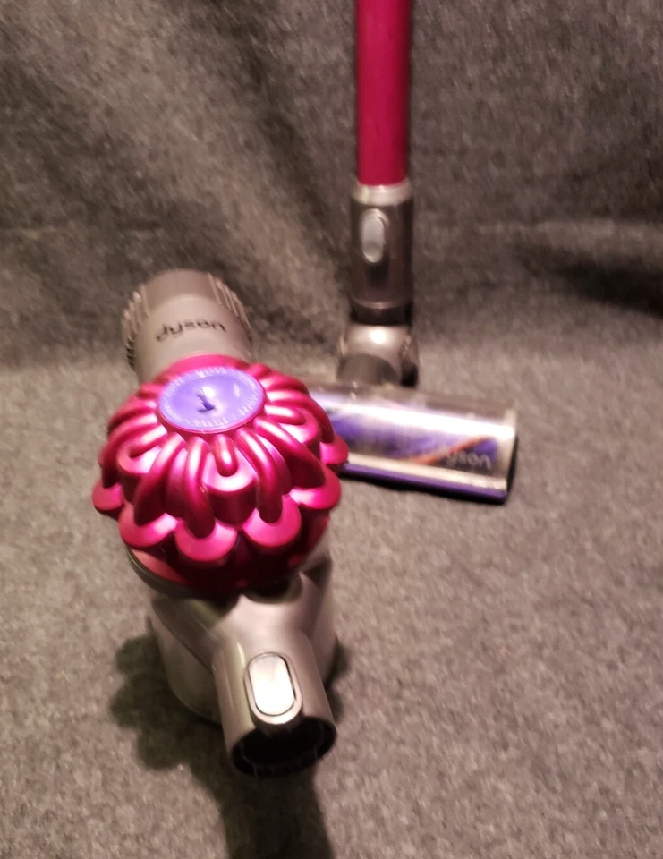 Dyson - TM　ダイソン　スティッククリーナーV6フラディー　(フューシャピンク) Dyson - TM様専用 ダイソン スティッククリーナーV6フラディー