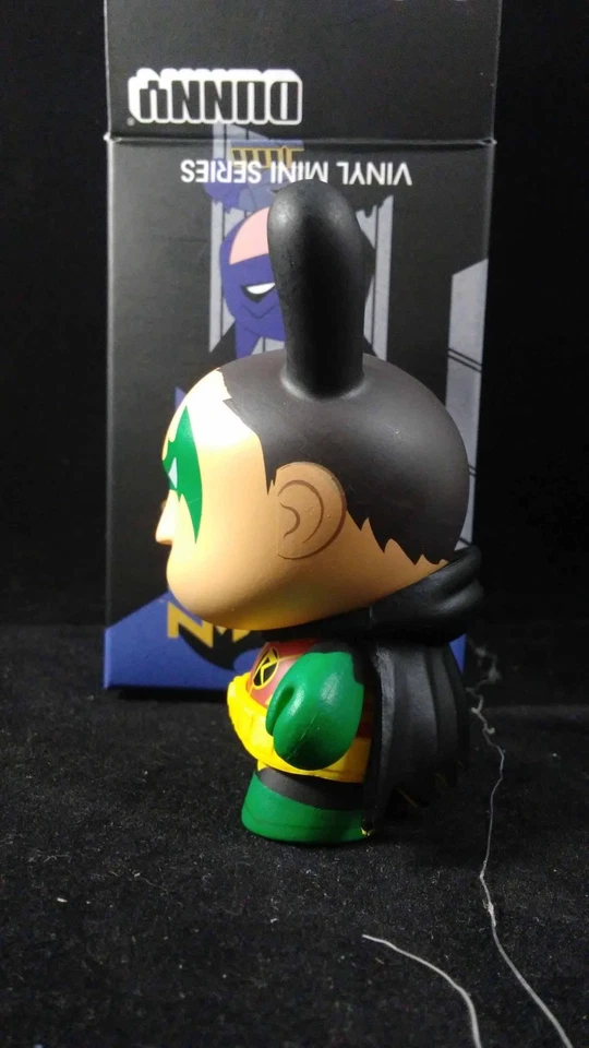 Kidrobot Batman Dunny 3 in inch Classic Robin 2/24 2017 - Image 2 of 4