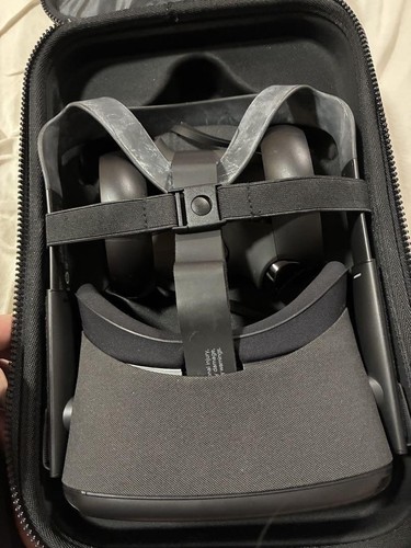 Meta Oculus Quest VR Gaming Headset 64GB Black 2 Controllers Wireless Tested - Picture 3 of 7