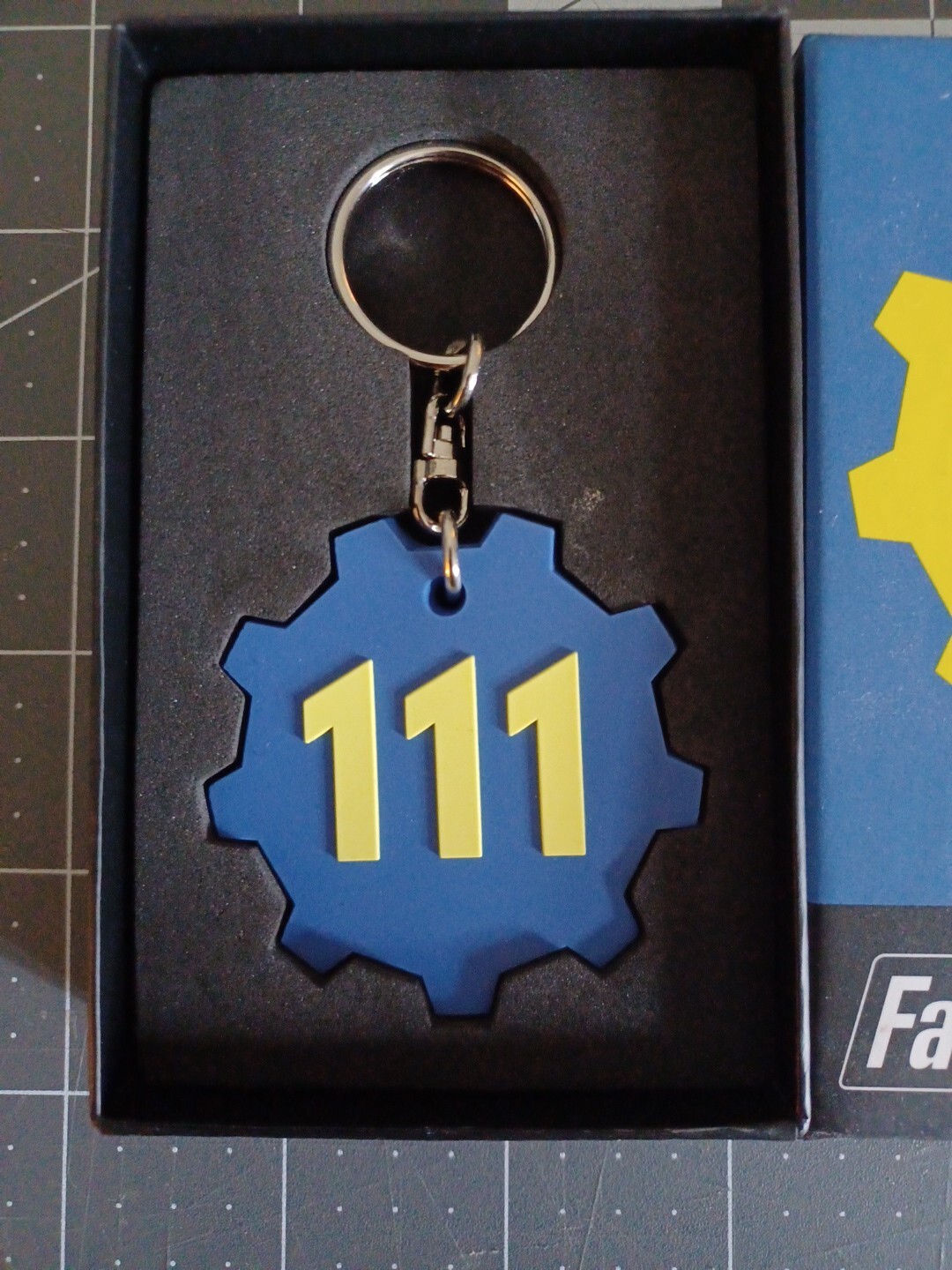 Fallout Vault-Tec Vault 111 Keyring Keychain Bethesda 2015