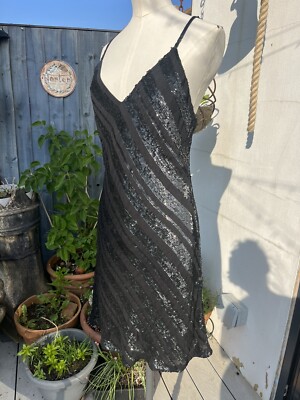 green emerald velvet dress BEN DE LISI RED VELVELT MAXI DRESS  Found And Vision