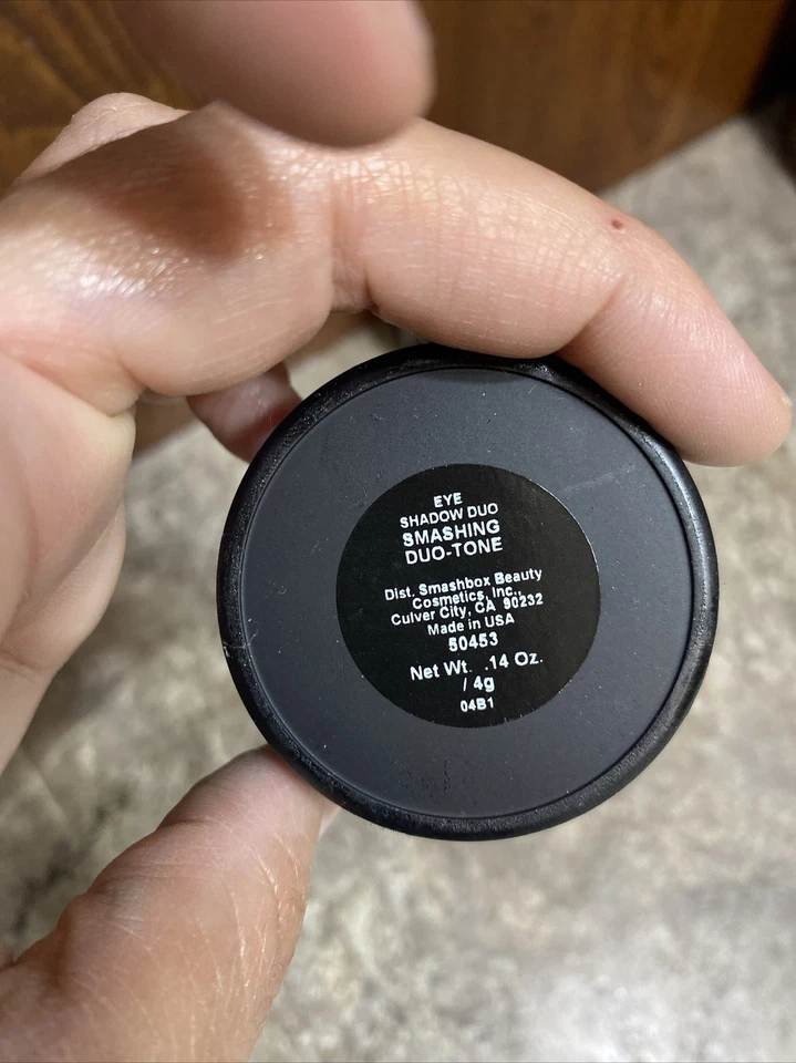 Smashbox Eye Shadow Duo - Smashing Duo-Tone Rare Hard To Find - Image 4 of 4