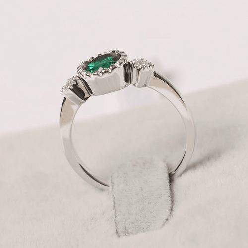 Three Stone 925 Sterling Silver Emerald Ring Lab Created Gemstone Women Ring - Picture 3 of 4