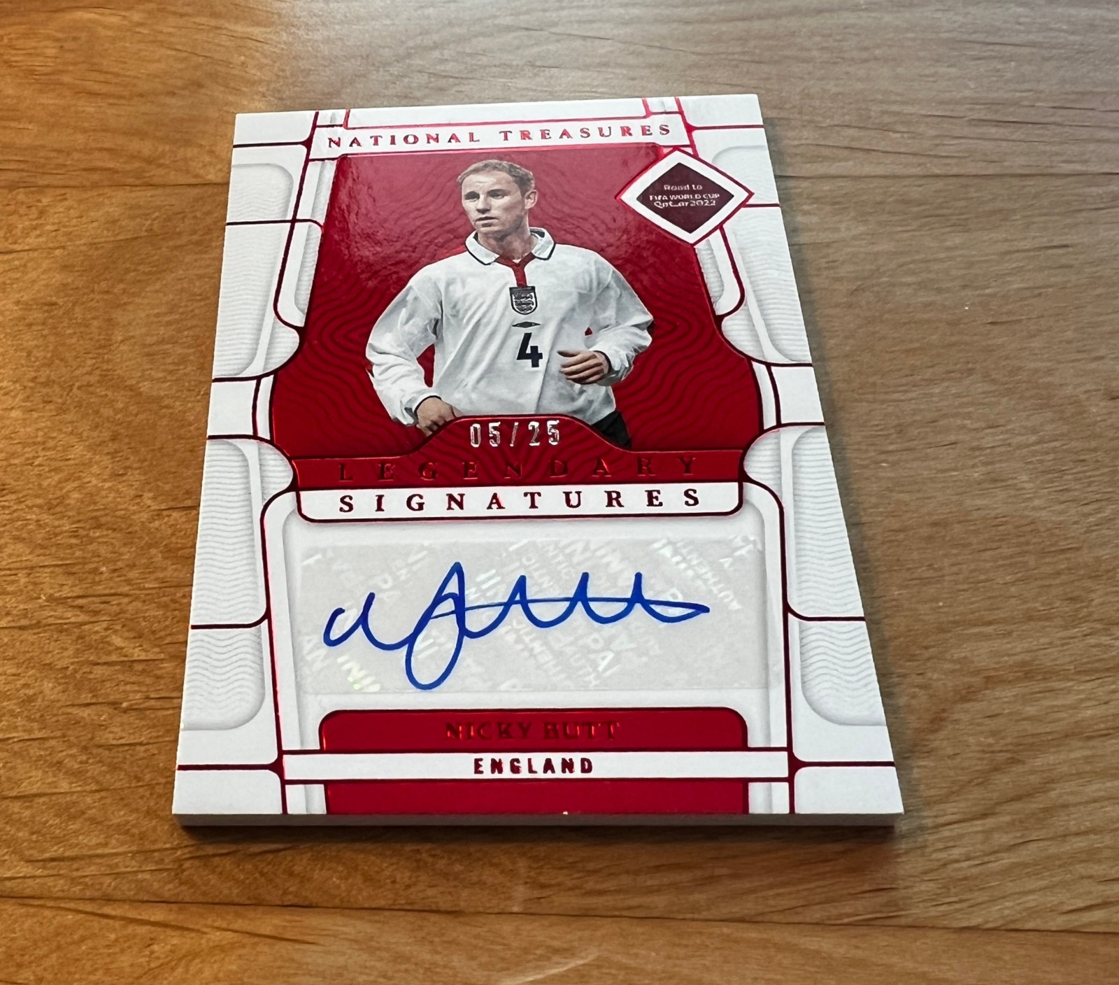 Nicky Butt 2022 Panini National Treasures FIFA Cup Legendary Auto /25 ENGLAND view 4