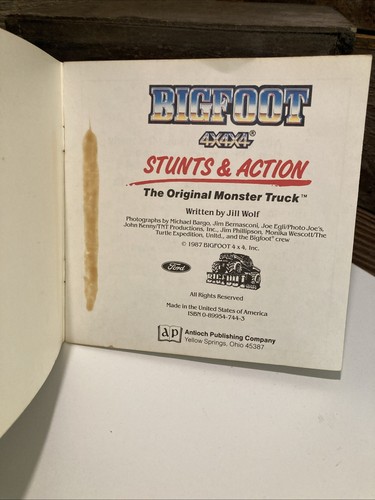 BIGFOOT 4x4x4 PAPERBACK Book 1986 MONSTER TRUCK ACTION No Stickers GOOD - Picture 2 of 3