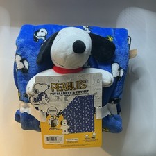 Peanuts Pet Plush Blanket Blue Snoopy Toy Squeaker Set 40  x 30   Holiday Gift