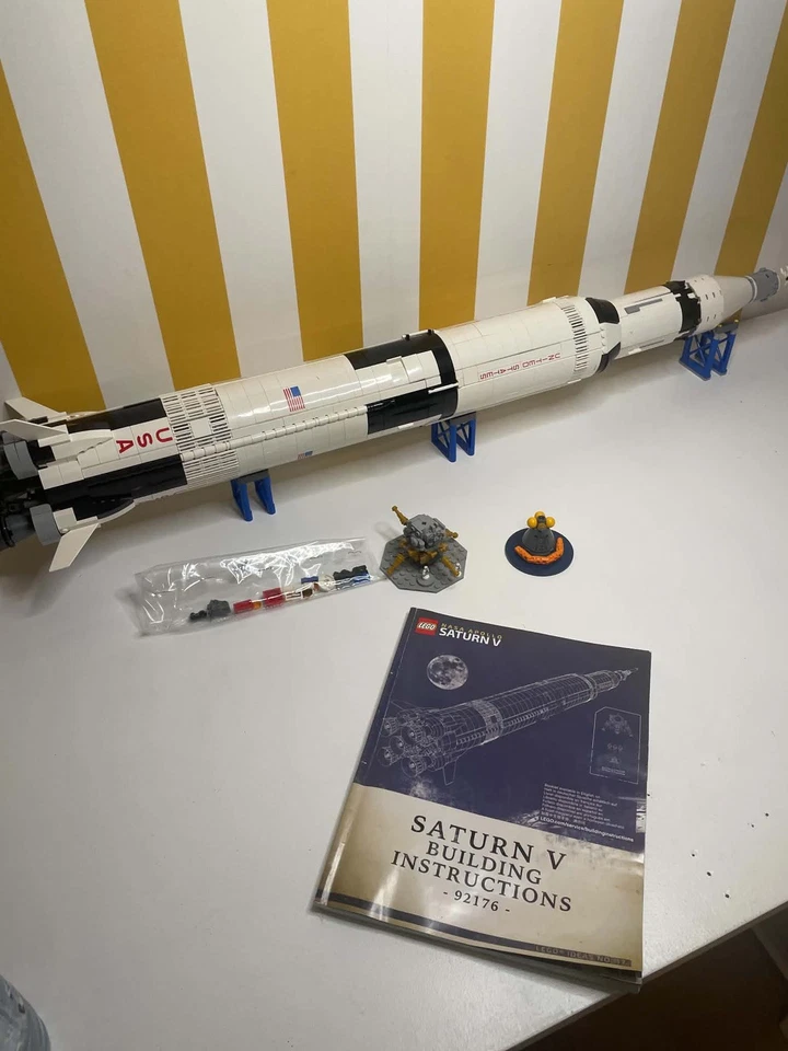 LEGO Ideas 92176 NASA Apollo Saturn V, photo 1 sur 5