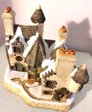 David Winter Cottages 1988 “Christmas in Scotland and Hogmanay”  **Free Ship**