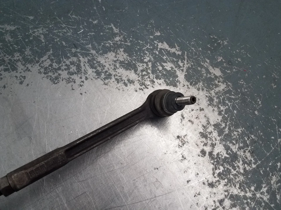 Porsche 981 Cayman GT4 2016 portaequipajes eléctrico y pinion #1352 V9 Foto 3 de 4