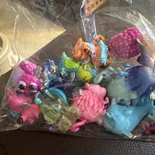 Hatchimals CollEGGtibles Lot Of 19 Cute Collectibles - Picture 3 of 4