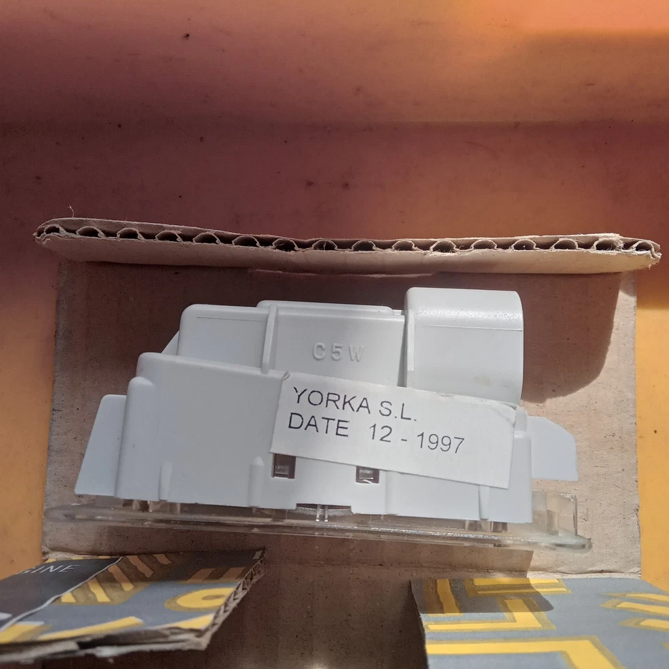 Number Plate Lamp Renault Master MK2 Part 7701036245 NOS Camper Horsebox 1997 - Image 3 of 4