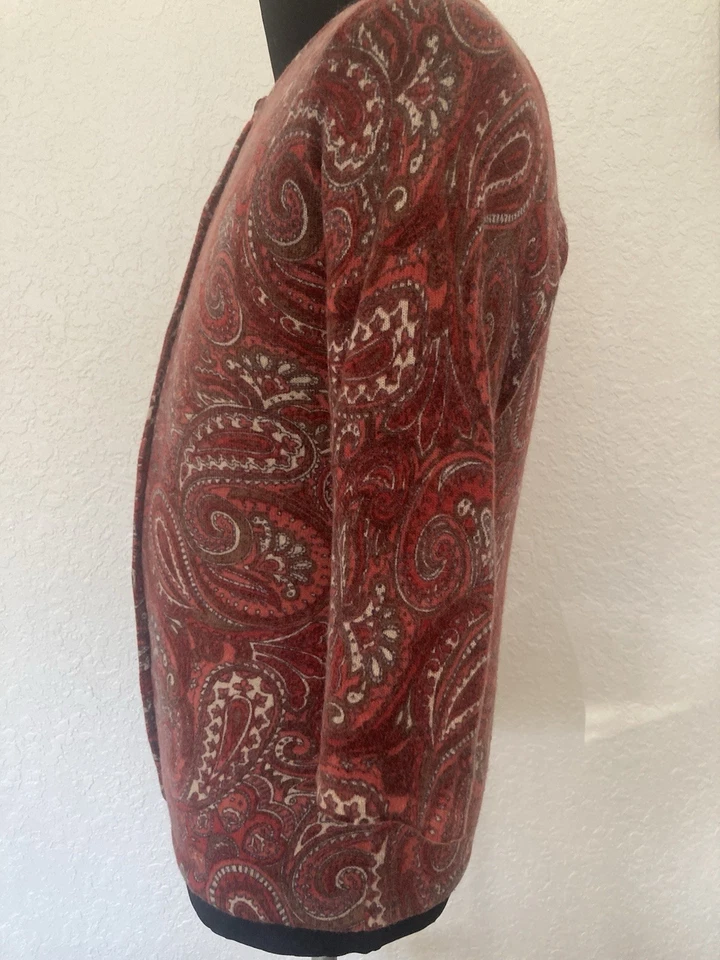 Tweeds Women's Red Paisley Button-Front 3/4 Sleeve Cardigan Sweater M - Image 3 of 4