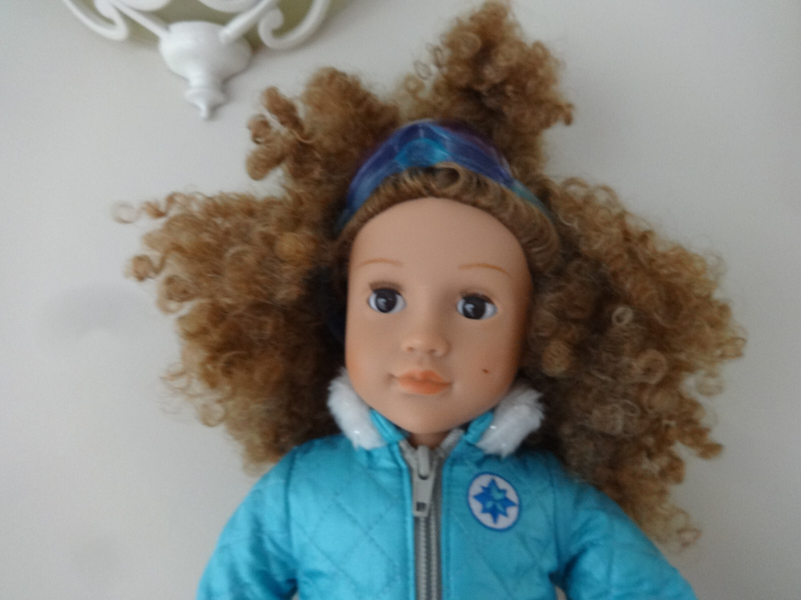 OUR GENERATION DOLL BATTAT MILA 18" BR/BR CURLY W/ ELSA SNOW OUTFIT& GOGGLE