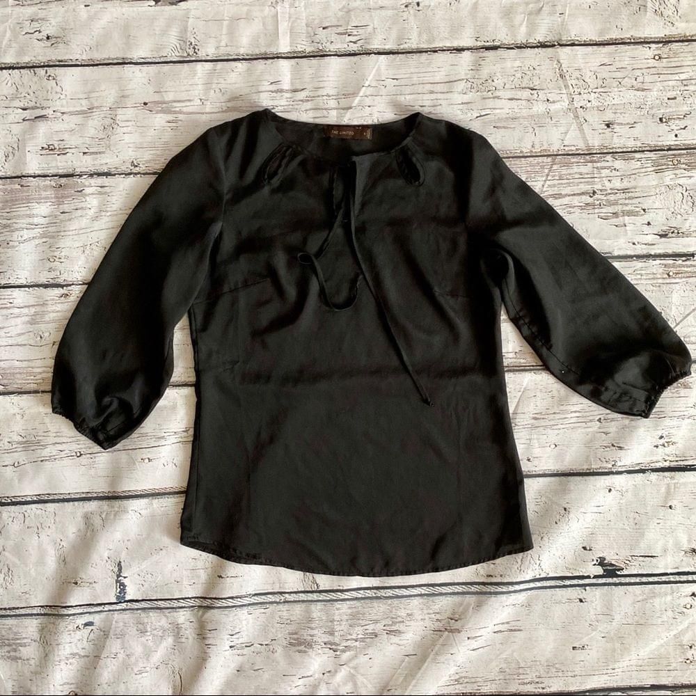 The limited black top - image 1