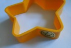 Vintage Hallmark Yellow 4" Star Patriotic Cookie Cutter Mold Memorial Day July 4 — photo 4