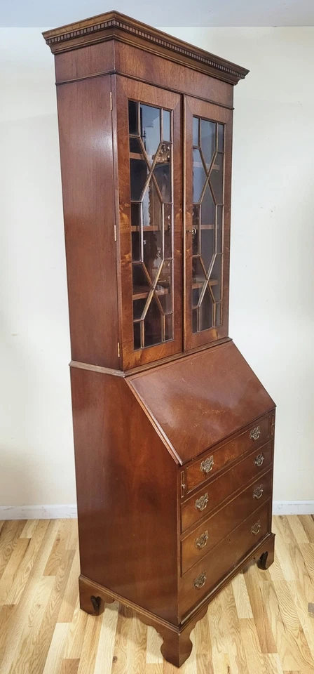 Vintage ENGLISH 20thC CHIPPENDALE Style Fitted SLANT Front SECRETARY DESK Curio - Image 2 of 4