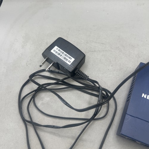 Netgear GS105 V5 Prosafe 5 Port Gigabit Switch WITH POWER ADAPTER Used - Picture 8 of 12