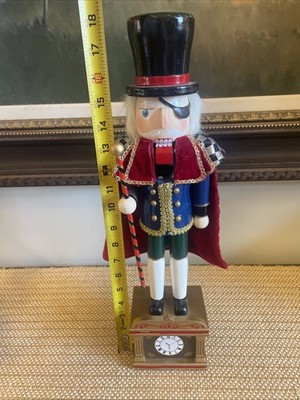 18  WOODEN DROSSELMEYER NUTCRACKER BALLET NUTCRACKER on Clock