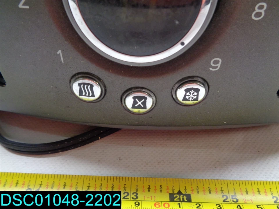 used itemSts6078BKNAA1Premium Metallic 4slot High Lift Toaster W Digital Button - Image 4 of 4