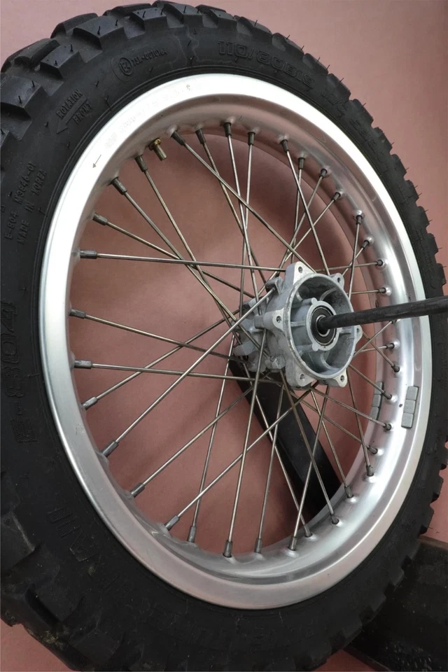 Llanta delantera Shinko BMW G650 GS G650GS 2008-2017 110/80 B19 Foto 4 de 4