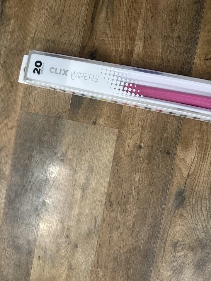 Limpiaparabrisas Clix 20 pulgadas en aspecto de fibra de carbono rosa Foto 2 de 3