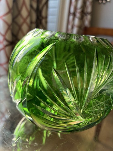 RARE Hungarian Emerald Green Cut Crystal Rose Bowl Vase 5.25 “ Tall - Picture 8 of 16