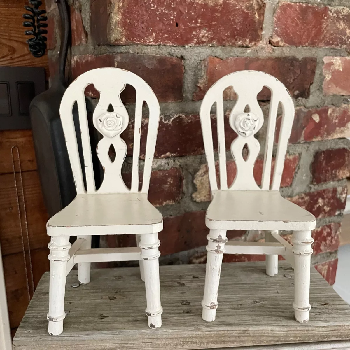 White vintage chair deals