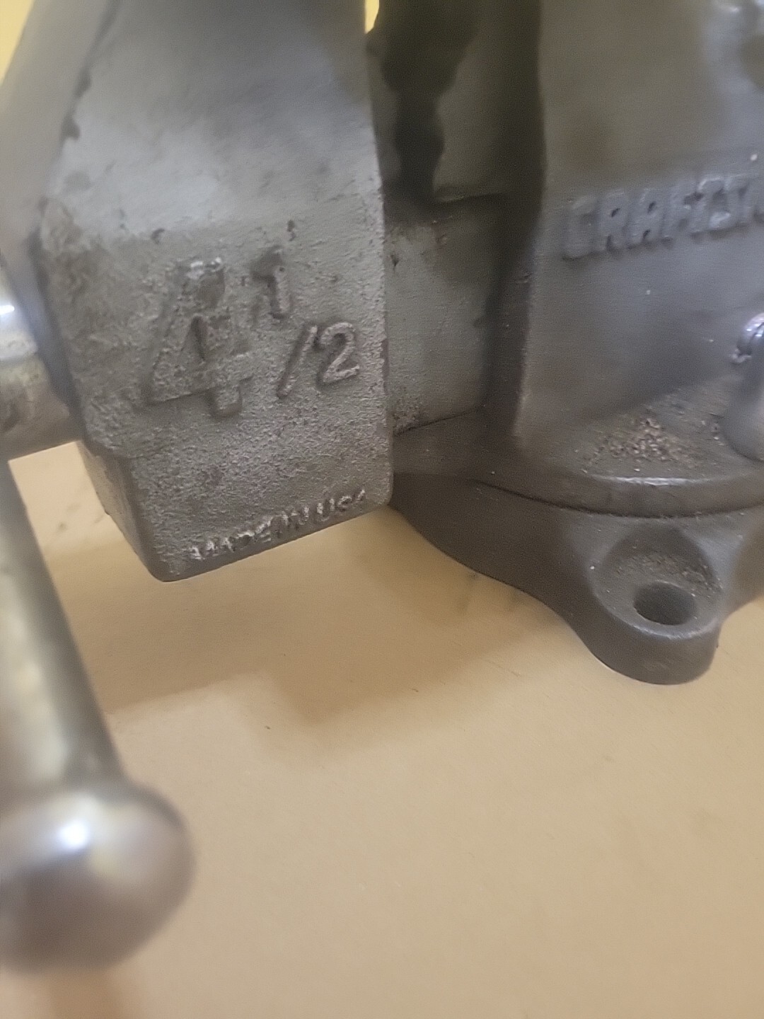 CRAFTSMAN 51865 4 1/2'' BENCH VISE ANVIL. REVERSABLE JAW MADE IN USA