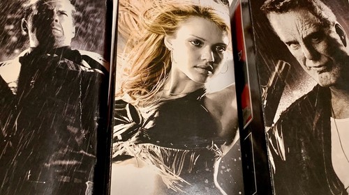 Lot Of 3 NIB Sin City Figures 2014 Diamond Select Toys / Nancy Marv & Hartigan - Picture 18 of 18