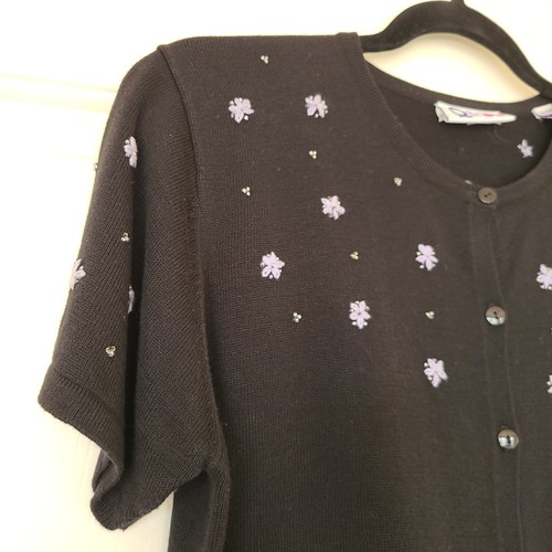 Q & A Cardigan Sweater Embroidered Flowers Women Black Short Sleeve Button Up L - Picture 7 of 10