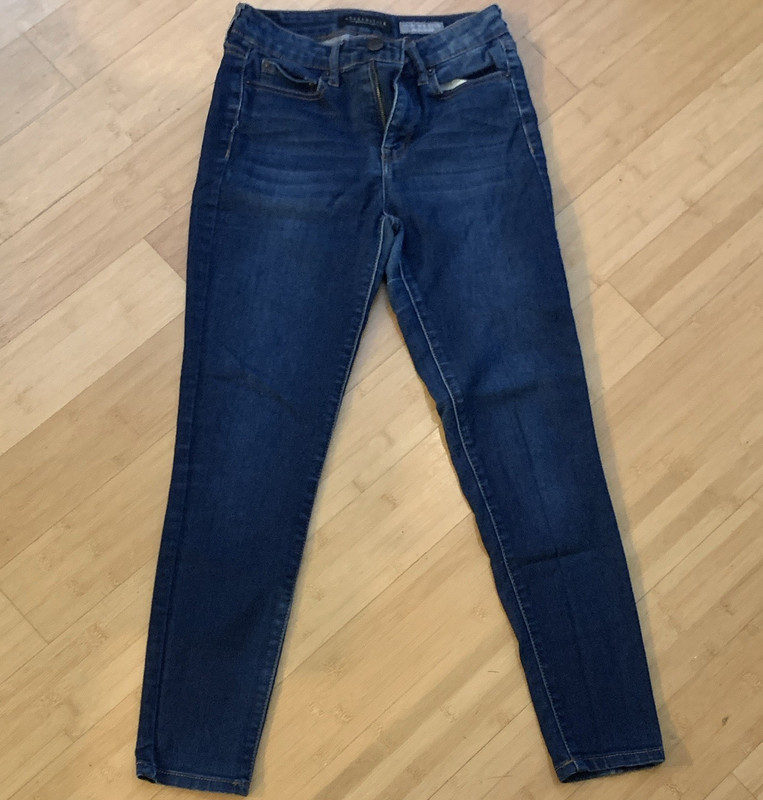 Aéropostale Women’s 2 Blue Medium Wash High Rise Jegging Stretch 5-Pocket