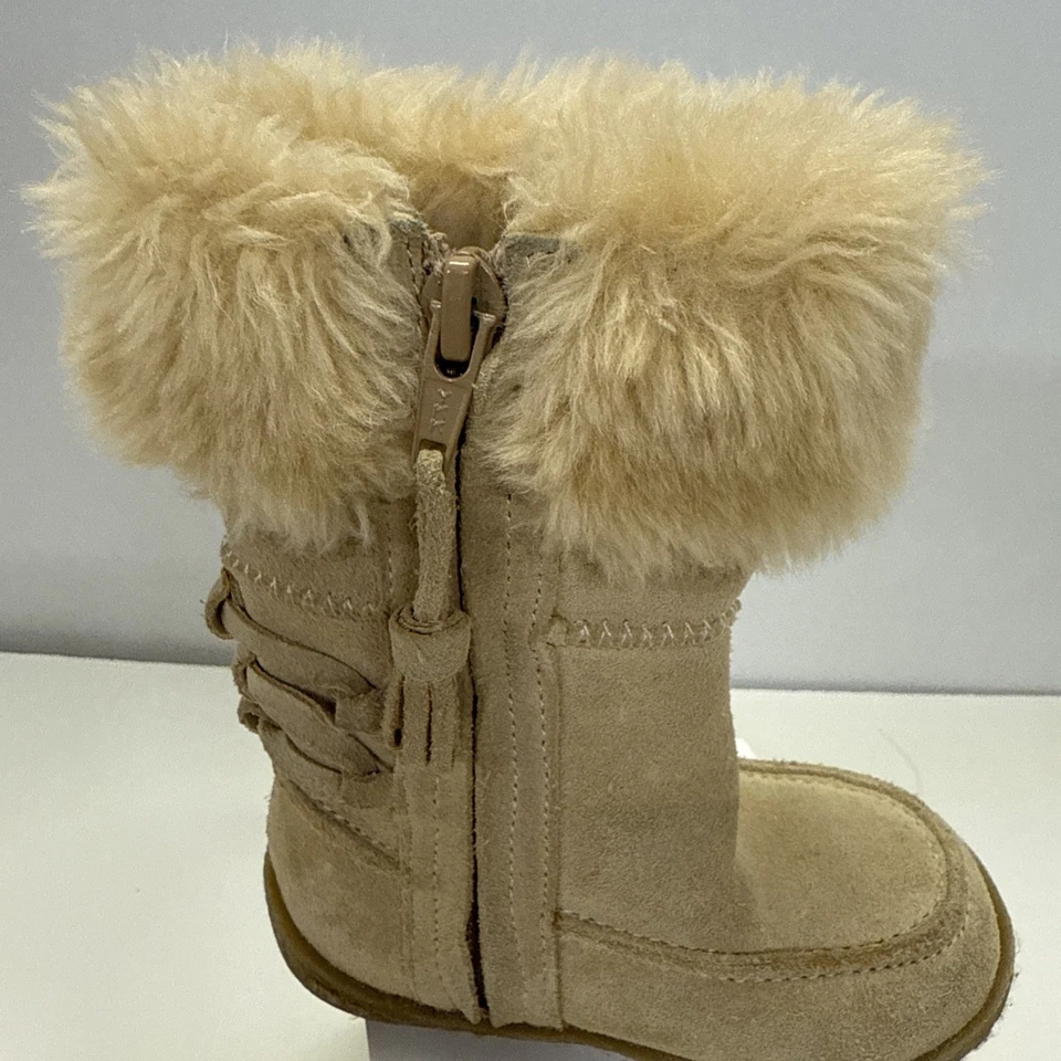 Botas de gamuza Gap para niños pequeños talla 5 Foto 3 de 4