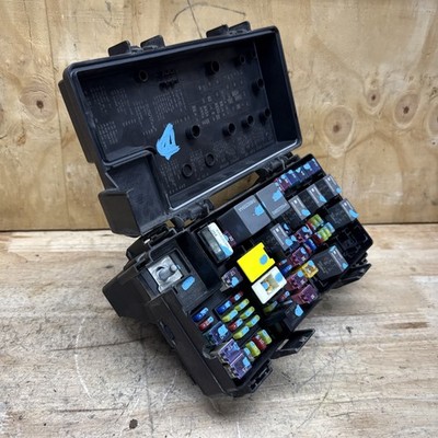 2010 JEEP LIBERTY/NITRO TIPM TOTALLY POWER INTEGRATED FUSE BOX  04692304AJ