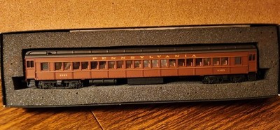 Pennsylvania RR Heavyweight Passenger Coach Car 3323 Bachmann Spectrum 89303 HO