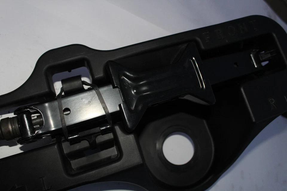 Toyota Prius 2004-2009 maletero trasero espaciador de piso coche de emergencia gato de servicio M1073 Foto 4 de 4