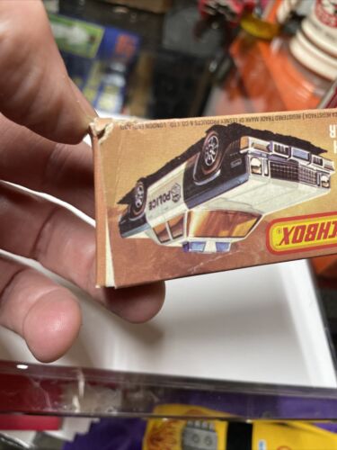 Matchbox Superfast No. 10 Plymouth Gran Fury Police Car (AMBER WINDOWS) With Box - Picture 13 of 14