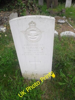 Photo 6x4 A lunchtime visit to West End Cemetery (viii) Hatch Bottom Also c2015