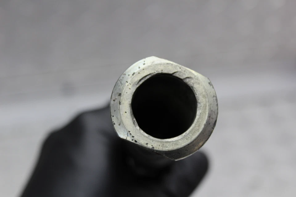 Suzuki GSXR600 2004 eje trasero llanta trasera eje perno pivote Foto 3 de 4