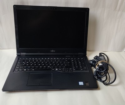 Fujitsu LIFEBOOK E559 Laptop 15,6 Zoll ohne RAM ohne Festplatte einwandfrei !!