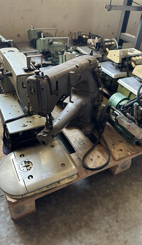 Union Special 31100 A Coverstitch Industrial Sewing Machine Head 2 Needle