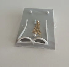 Integrity Toys Poeme D' Amour Vanessa Perrin Pearl Jewelry & Sunglasses Set